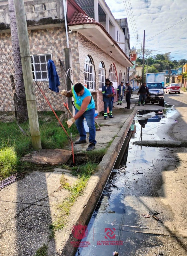 Ayuntamiento De Nanchital Contin A Trabajando En La Limpieza Y